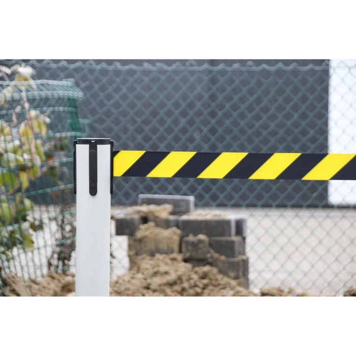 RS-GUIDESYSTEMS Absperrpfosten GLA 28, Weiß, Aus Kunststoff, Mit Schwarz-gelbem Band 4 RS-GUIDESYSTEMS Absperrpfosten GLA 28, Weiß, Aus Kunststoff, Mit Schwarz-gelbem Band – Bild 4