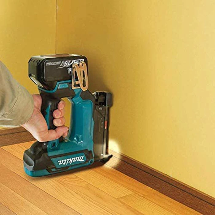 Makita DPT353Z, Elektrotacker, Nagler, Akku, 18V, Für Stiftnägel 2 Makita DPT353Z, Elektrotacker, Nagler, Akku, 18V, Für Stiftnägel – Bild 2