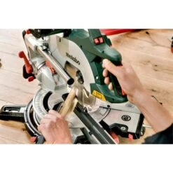Metabo Kapp-Gehrungssäge KGSV 72 Xact SYM, 1800 W, Schnittleistung Bis 305mm, Mit Laser -Makita Shop 48dfb6ec8a55025a7e96f89d8acd94d431bbaf32 kapp gehrungssaege metabo kgsv 72 xact sym