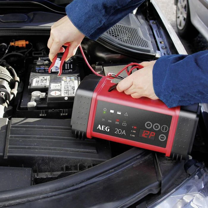 AEG Autobatterie-Ladegerät LT 20, 97025, 12 V / 24 V, 20 A 2 AEG Autobatterie-Ladegerät LT 20, 97025, 12 V / 24 V, 20 A – Bild 2