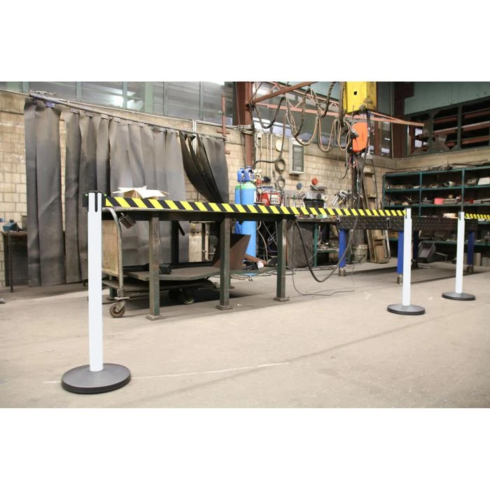 RS-GUIDESYSTEMS Absperrpfosten GLA 28, Weiß, Aus Kunststoff, Mit Schwarz-gelbem Band 3 RS-GUIDESYSTEMS Absperrpfosten GLA 28, Weiß, Aus Kunststoff, Mit Schwarz-gelbem Band – Bild 3